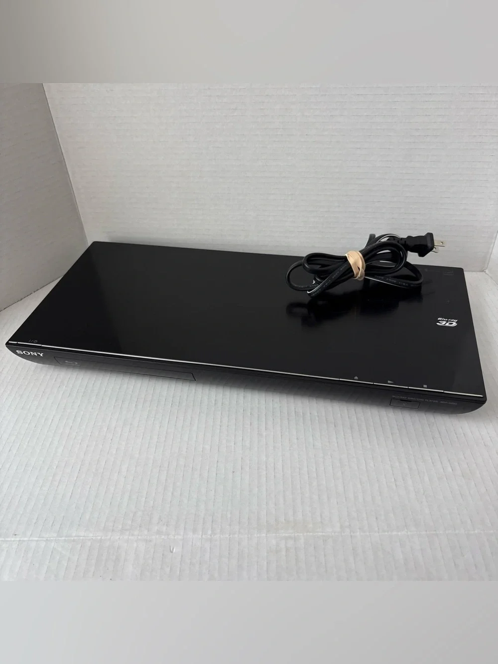 Sony BDP-S590 3D Blu-ray Player Full HD 1080p Built-in Wi-Fi Dolby No Remote